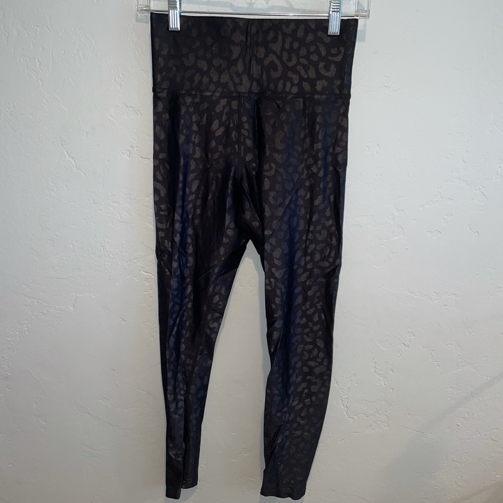 CARBON38 High Waisted Leopard Black Leggings